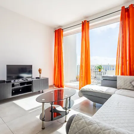 Spacious 3br With Terrace Near Beaches & Restaurants By Quicktrips * St. Paul's Bay