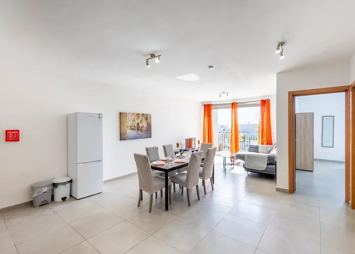 Spacious 3br With Terrace Near Beaches & Restaurants By Quicktrips *