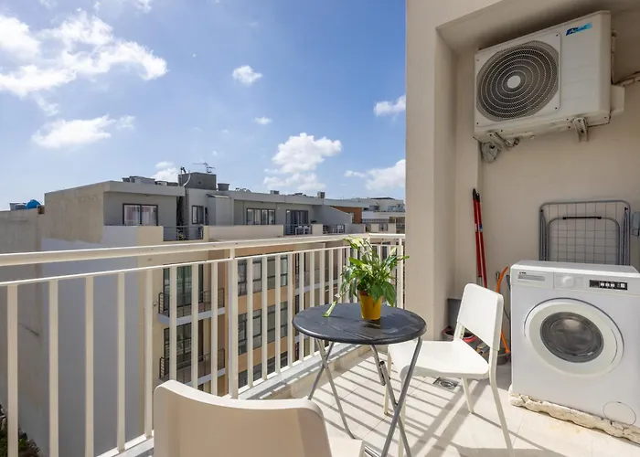 Apartament Spacious 3br With Terrace Near Beaches & Restaurants By Quicktrips