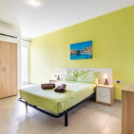 Spacious 3br With Terrace Near Beaches & Restaurants By Quicktrips