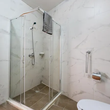 Appartement Spacious 3br With Terrace Near Beaches & Restaurants By Quicktrips