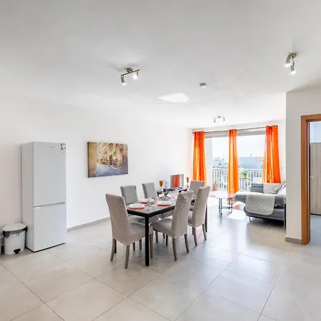 Spacious 3br With Terrace Near Beaches & Restaurants By Quicktrips *