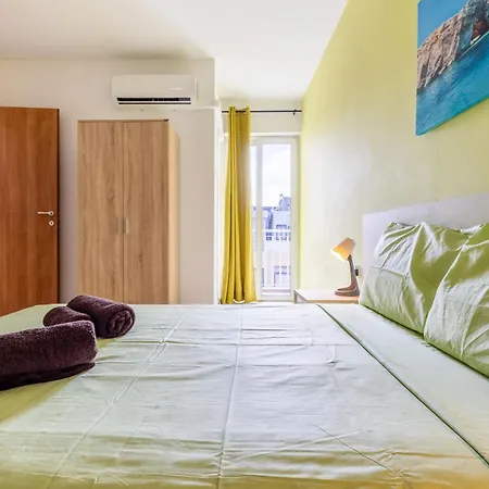 Apartament Spacious 3br With Terrace Near Beaches & Restaurants By Quicktrips