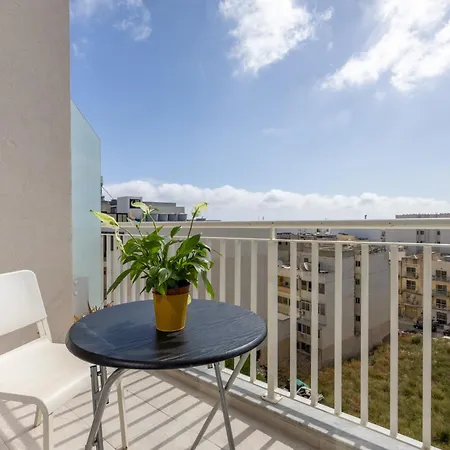 Apartman Spacious 3br With Terrace Near Beaches & Restaurants By Quicktrips