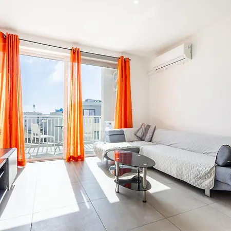 Spacious 3br With Terrace Near Beaches & Restaurants By Quicktrips Apartman San Pawl il-Baħar